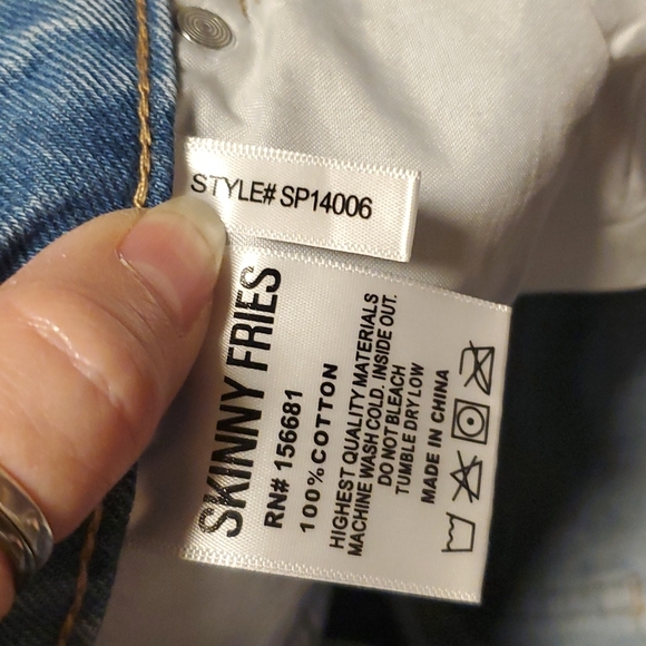 NWT Skinny Fries Super High Rise Wide Leg Light Wash Jeans - Picture 6 of 7